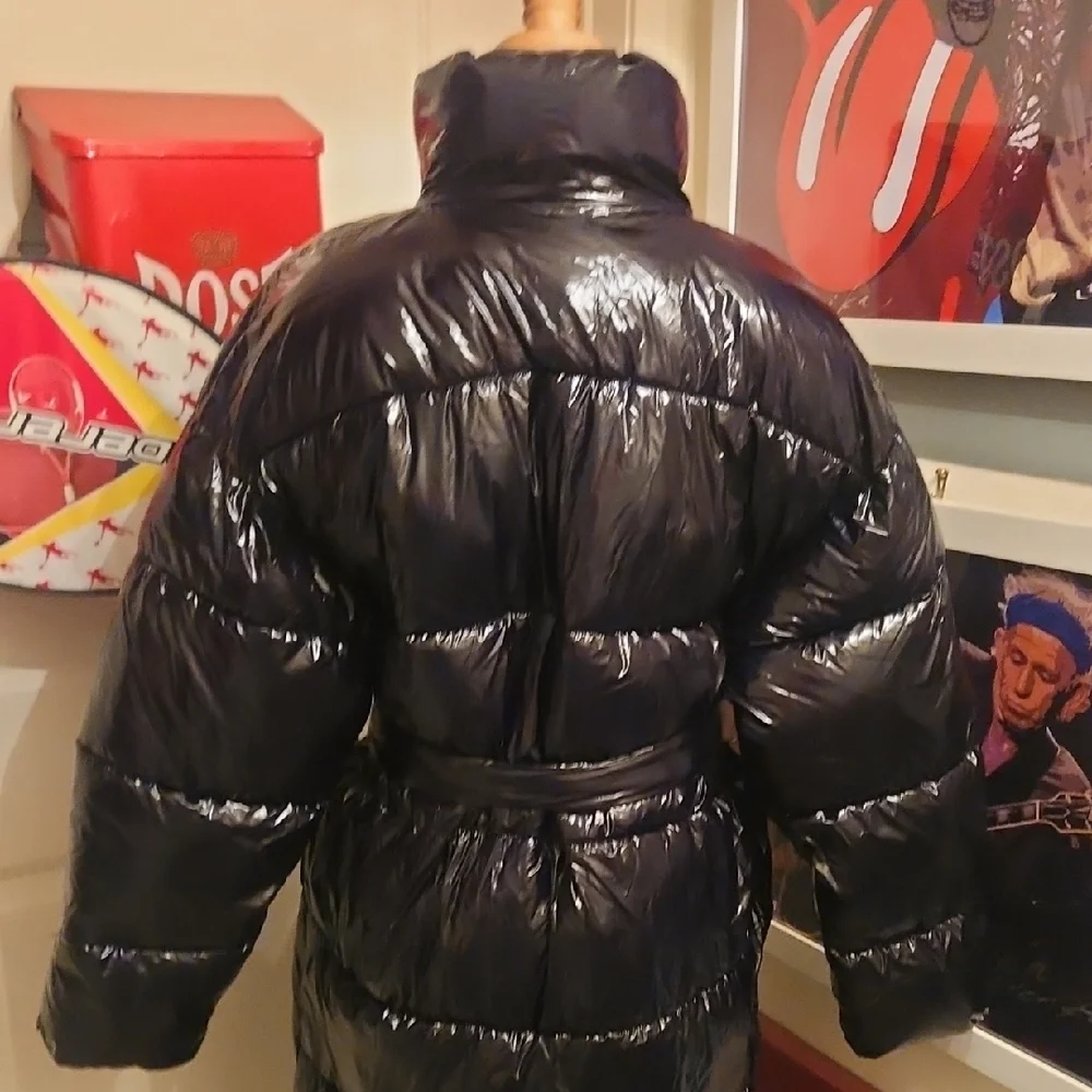 PrettyLittleThing Black High Shine Belted Maxi Coat - Gloss Finish - Picture 5 of 10